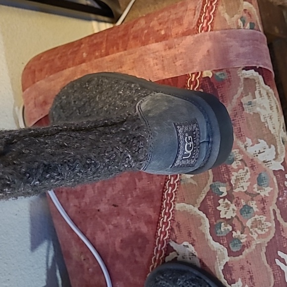 Like New: UGG lattice cardy II Grey button sweater winter boots Size 8 - Picture 8 of 12